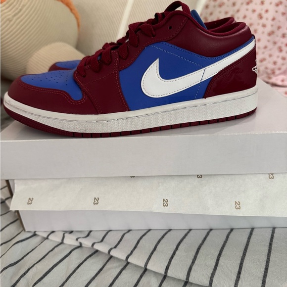 Woman's low dunks - Picture 3 of 7